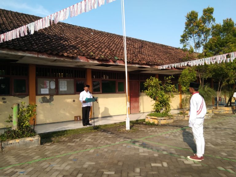 UPACARA PERINGATAN HUT RI KE-77